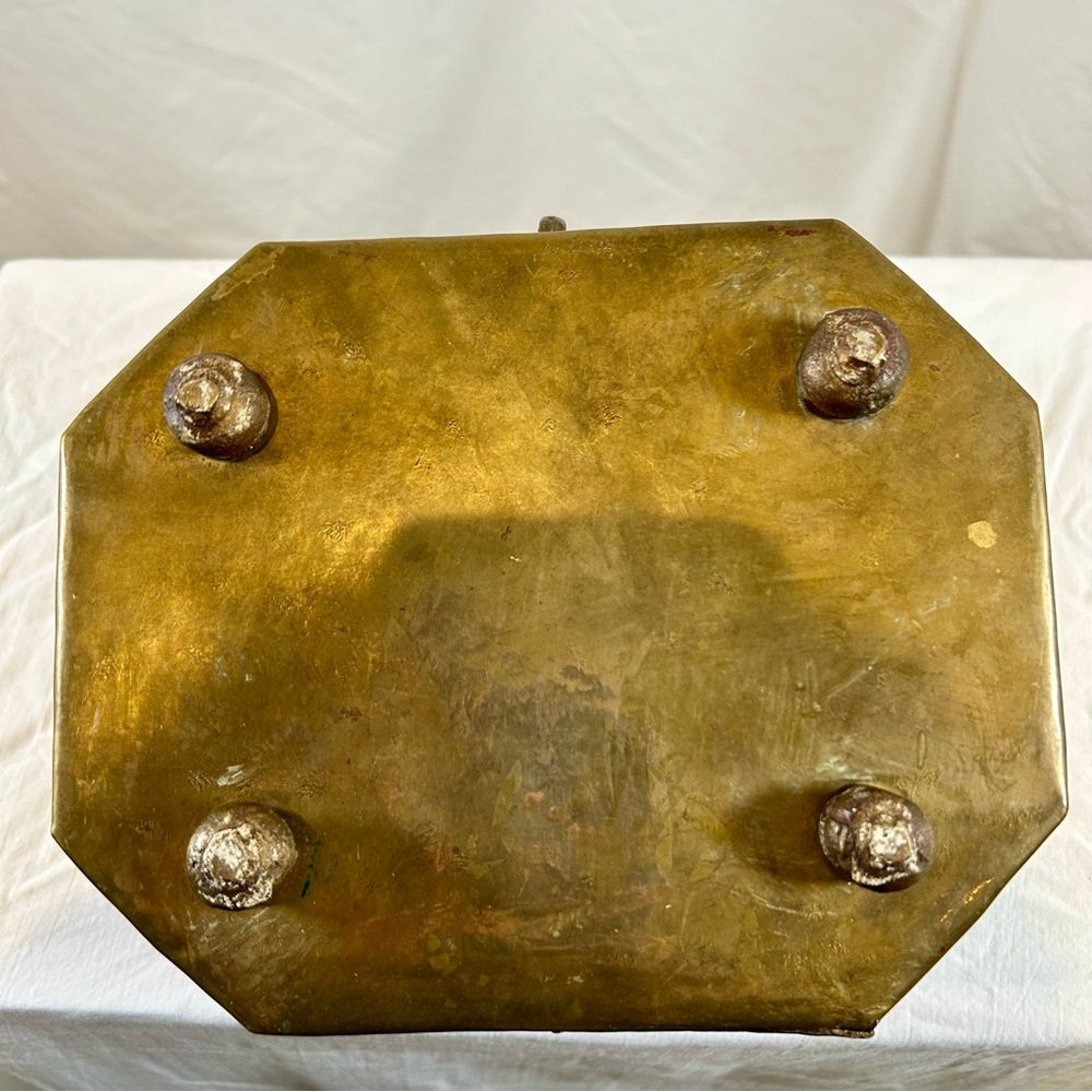 Vintage MCM Large Indian Made Brass Cut-Out Lotus Cricket Incense Box - Picture 13 of 15